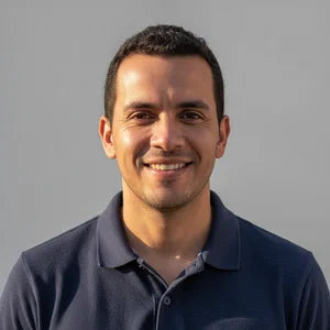 Mauricio L.
