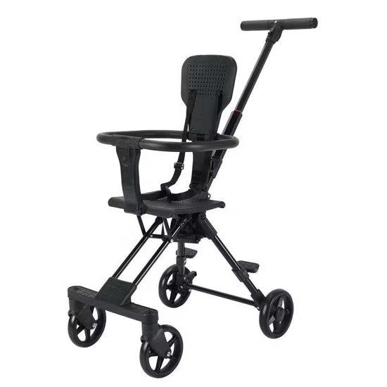 Coche triciclo plegable para bebé, variante negra, vista de perfil