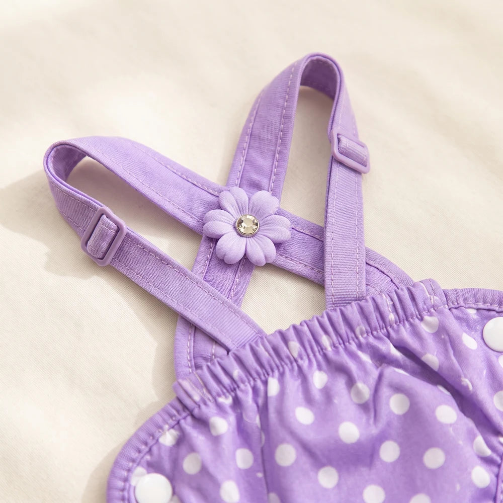 Detalle de los tirantes regulables y el broche